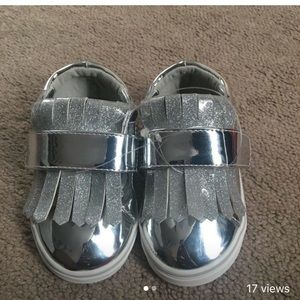 Toddler girl silver flats size 5